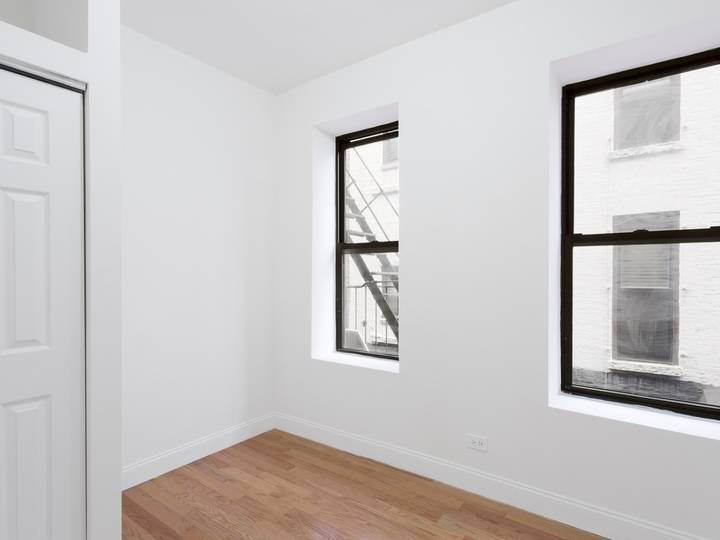 BEAUTIFUL 1 BR IN GREENWICH VILLAGE..CLOSE TO NYU & WASHINGTON SQ PARK..AVAILABLE NOW
