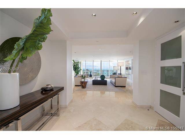 This is the one you've been waiting for - GRAND BAY TOWER COND 5 BR Condo Key Biscayne Miami