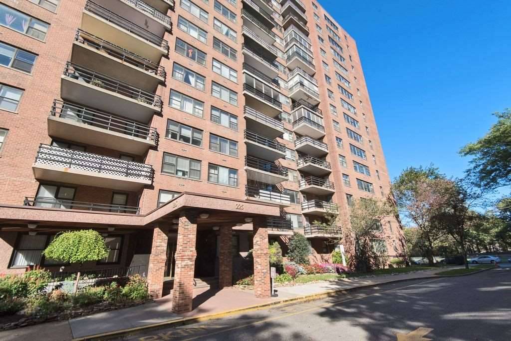 Welcome to 225 St - 2 BR Condo Journal Square New Jersey