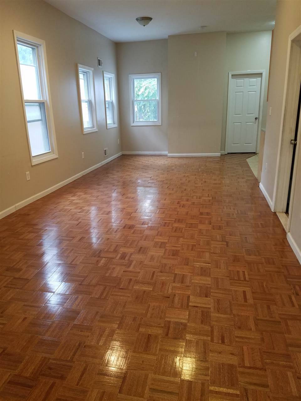 Stunningly renovated - 2 BR New Jersey