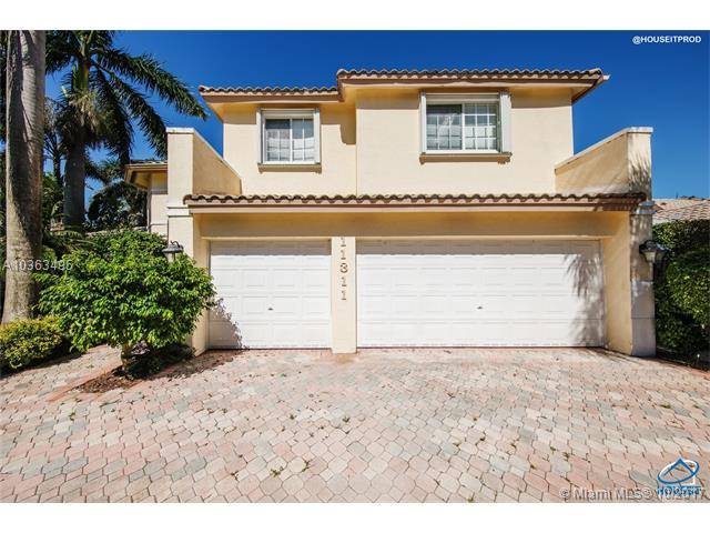 Great home in excellent community Riviera at Doral Isles