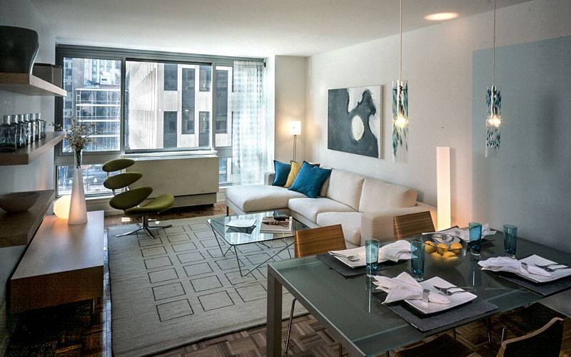 BEST VALUE, No Fee 1,100 Square foot 3 Bed/ 2 Bath in TriBeCa with Roof Deck, Gym and Driving Range
