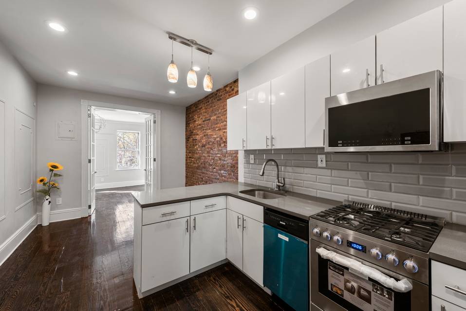 2 Bedroom in Park Slope with optional HUGE private Backyard!