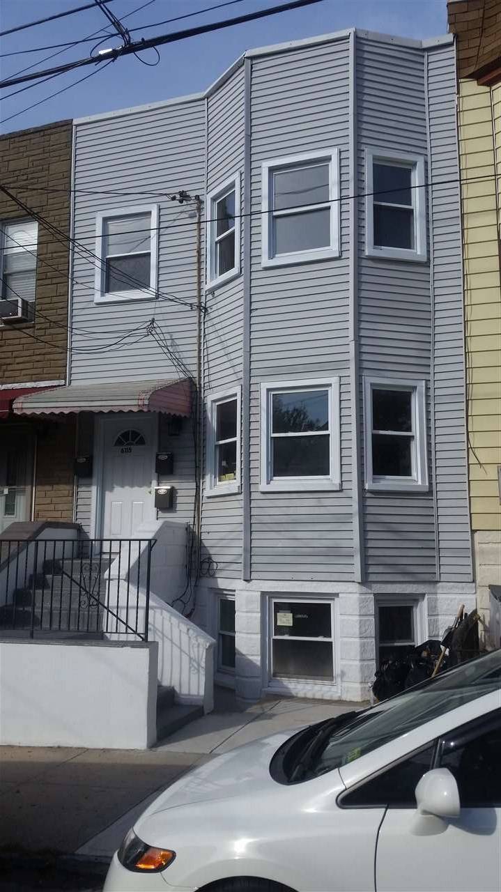 Cozy ground level apartment freshly painted - 1 BR New Jersey