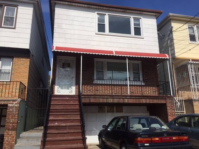 Three bedroom apartment with huge living room - 3 BR New Jersey