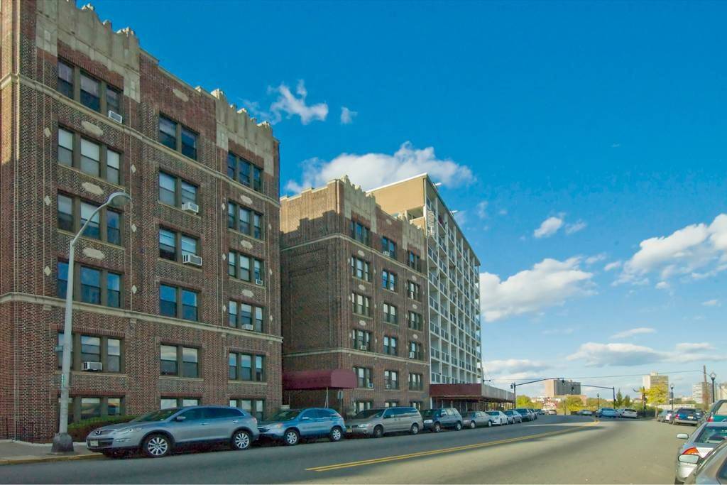 Welcome to a 2 bedroom one bath condominium rental in a prewar building on gracious Blvd East