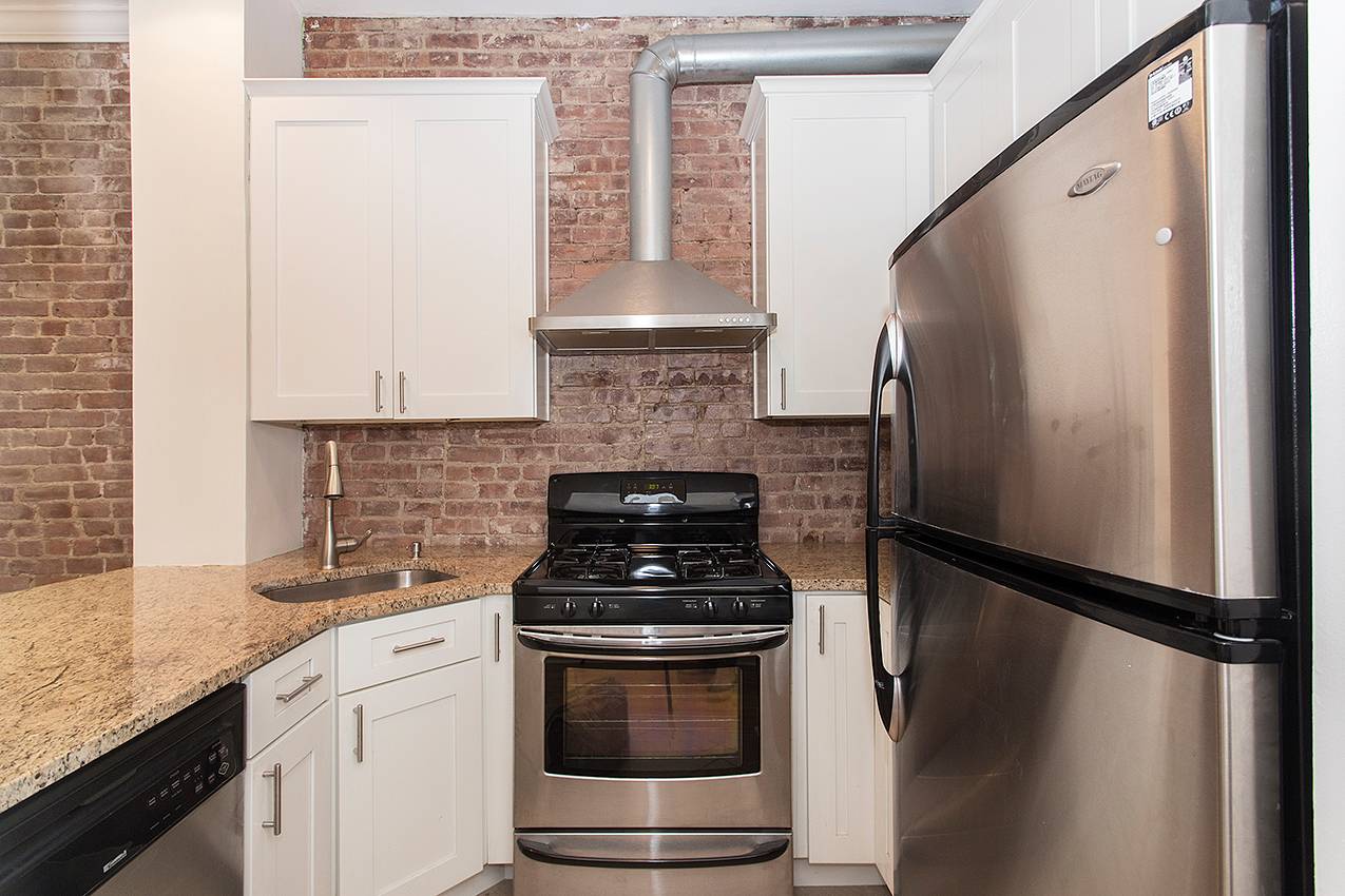 Great 2BR/2BA With Heat/Hot Water Included