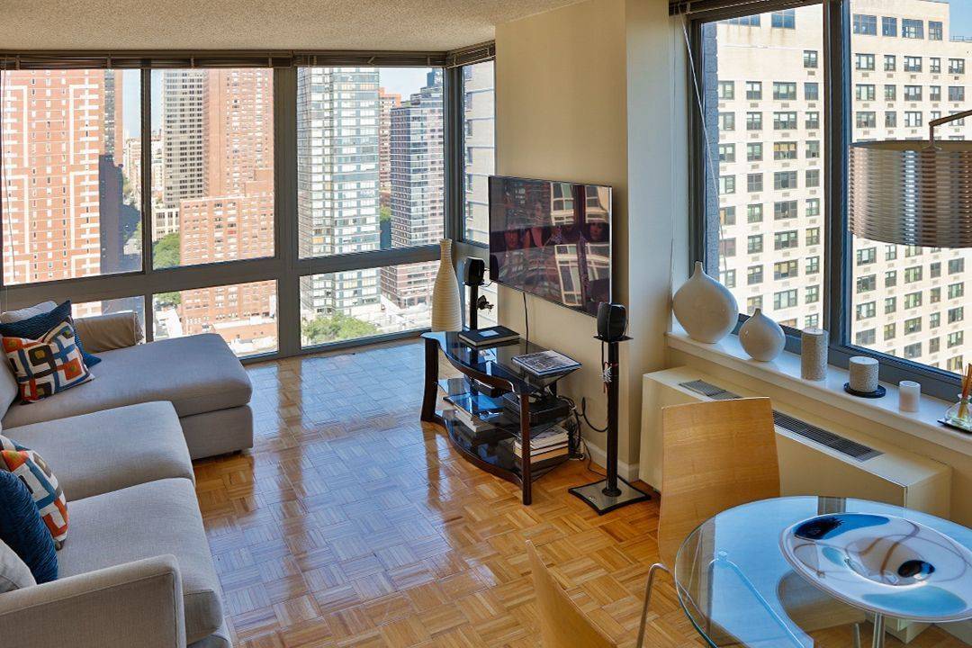 Sunny UES 1 Bed/1 Bath With Premier Amenities  - Call 917.912.2377