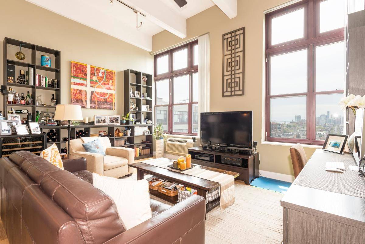 Luxury 2 Bedroom 2 Bathroom Penthouse with Parking for Rent, in The Hudson Tea Building
