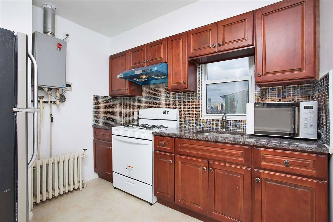 Beautiful apartment located in the Journal Square section of Jersey City