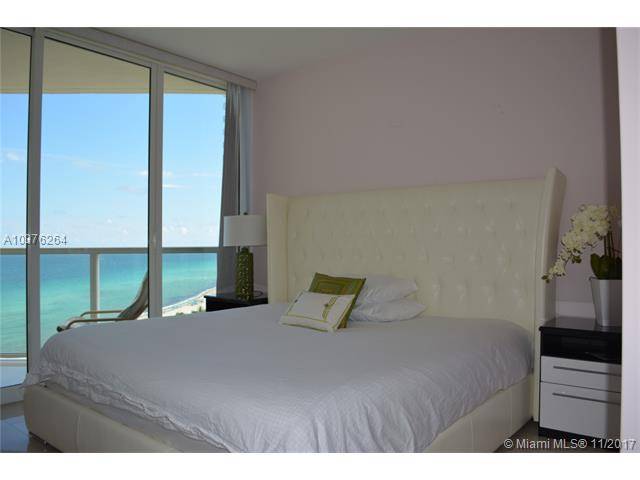 Beautiful Ocean view 1 bedroom - LA PERLA CONDO La Perla 1 BR Condo Sunny Isles Florida