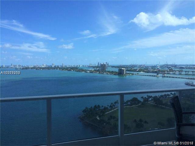STUNNING 1+ DEN (CONVERTED INTO A 2ND BEDROOM) - PARAMOUNT BAY CONDO 2 BR Highrise Miami