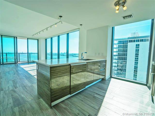 Stunning apartment with incredible panoramic views of Biscayne Bay