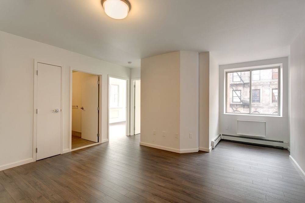 East Greenwich Village: 2 Bedroom in doorman building
