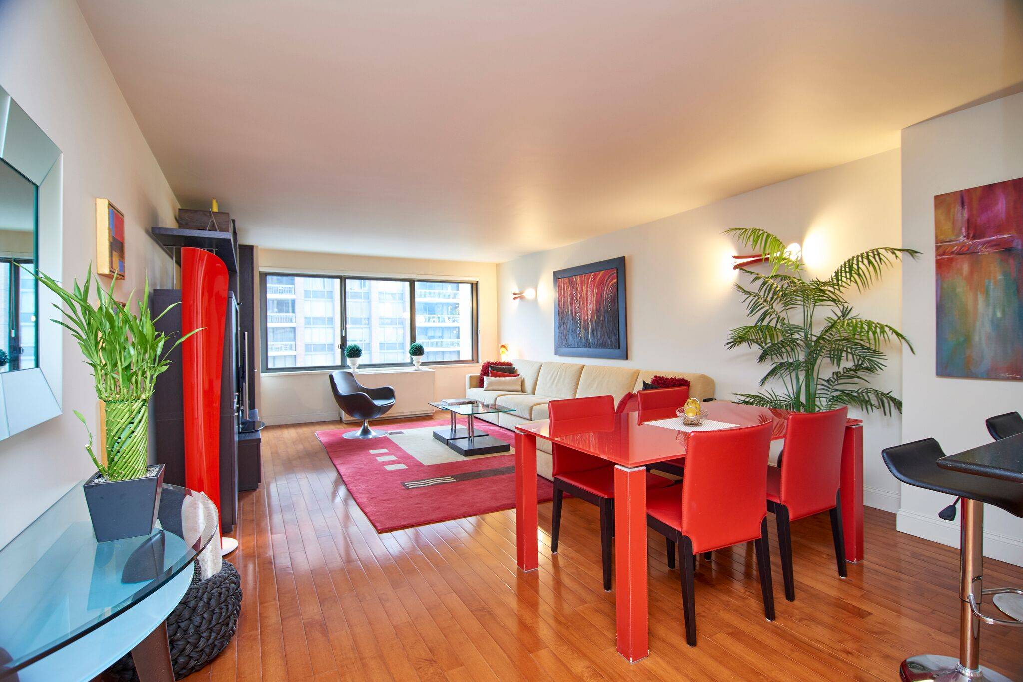 BEAUTIFUL ONE BEDROOM APARTMENT IN SUTTON PLACE/LUXURY FULL SERVICE BUILDING