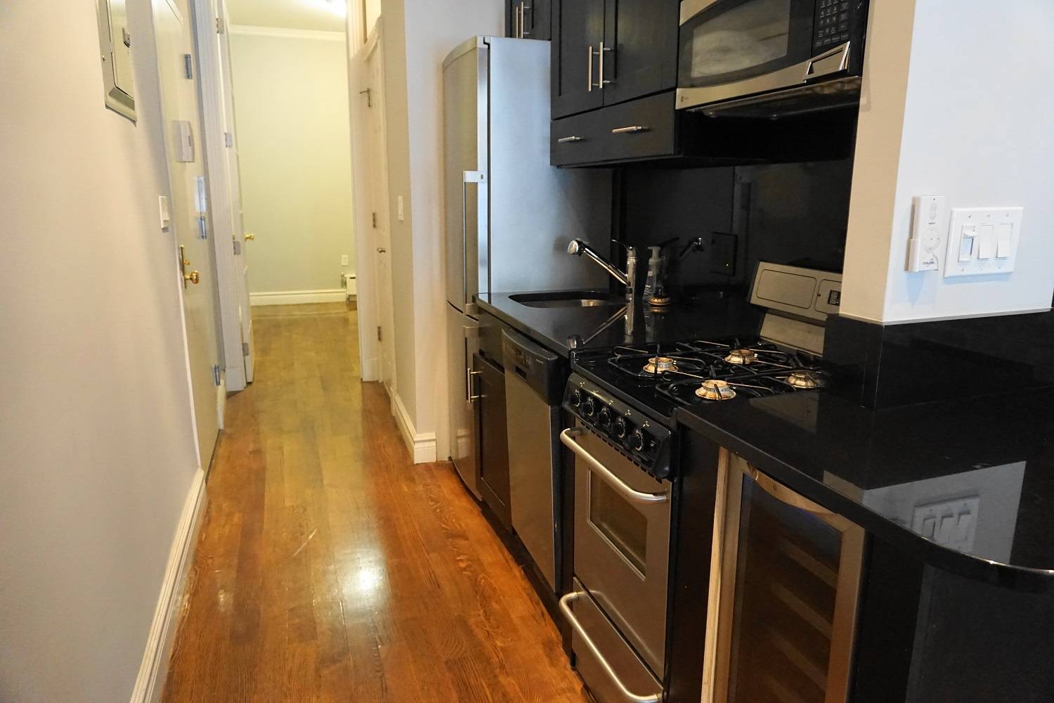 No Fee - Large and Luxurious 3 Bedroom Duplex in the Heart of West Village