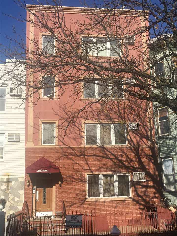 WELL MAINTAINED 4 FAMILY HOUSE IN THE DOWNTOWN AREA OF JERSEY CITY CLOSE TO THE PATH STATION