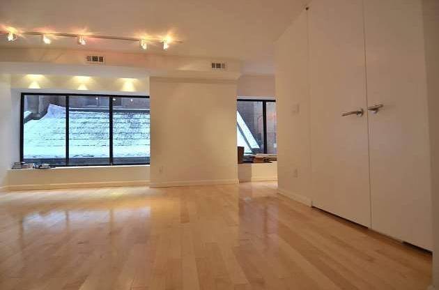 GREENTREE condo,  LOFT like studio with FIREPLACE and  superb finishes avialable for RENT !!