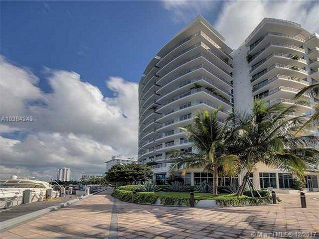 Waterfront living is easy in this cozy 1 Bedroom/1 Bath spacious unit with wonderful views