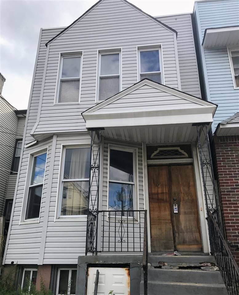 3BED/1BA HOME LOCATED IN DOWNTOWN JERSEY CITY - 3 BR New Jersey