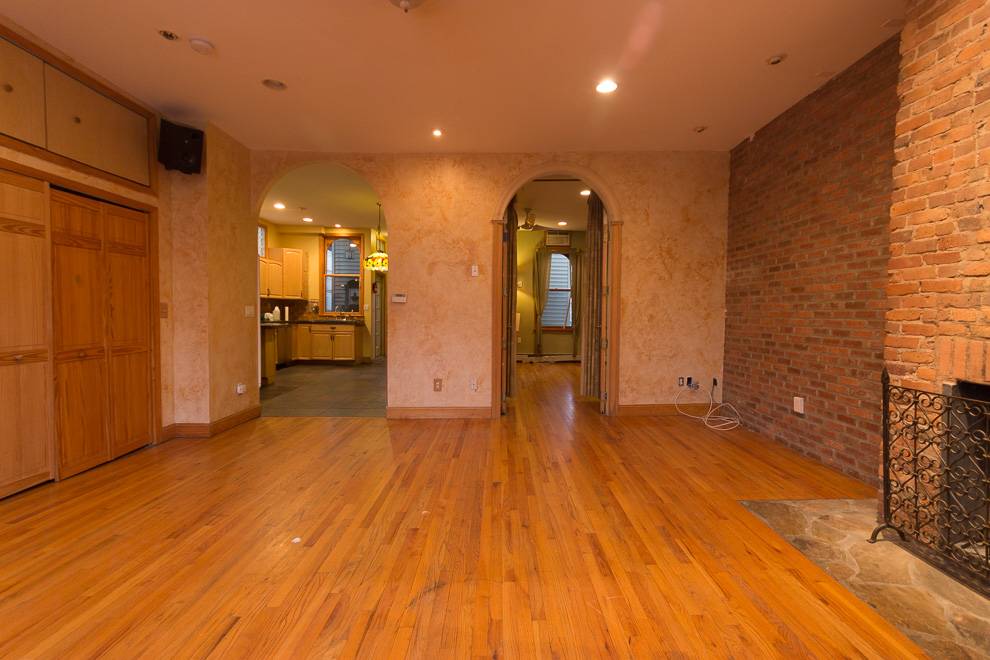 Stunning Prewar 3BR Apartment in PRIME Jersey City Heights!  Mins to Lightrail, Modcup Coffee and Much More!