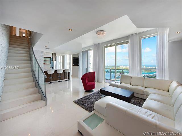 Located at the heart of Downtown Miami - Vizcayne South Condo 3 BR Penthouse Brickell Miami