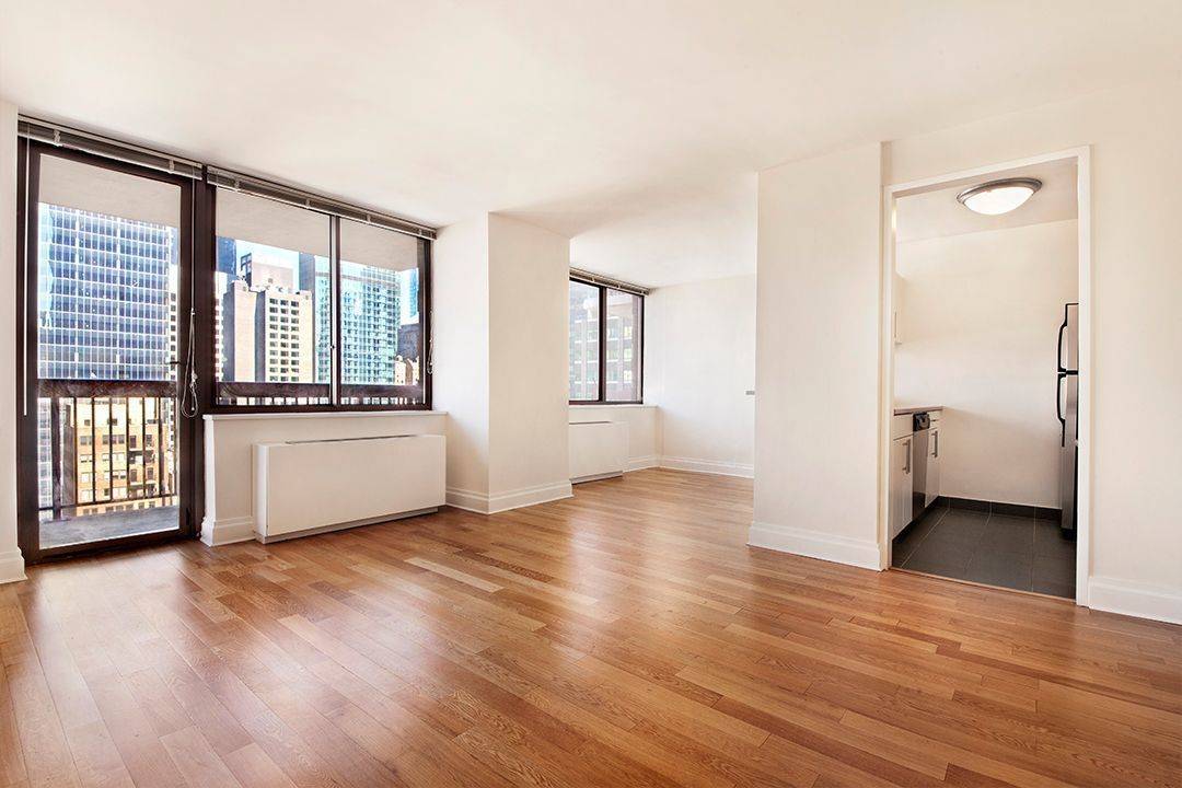 Spacious One Bedroom in Midtown With Balcony