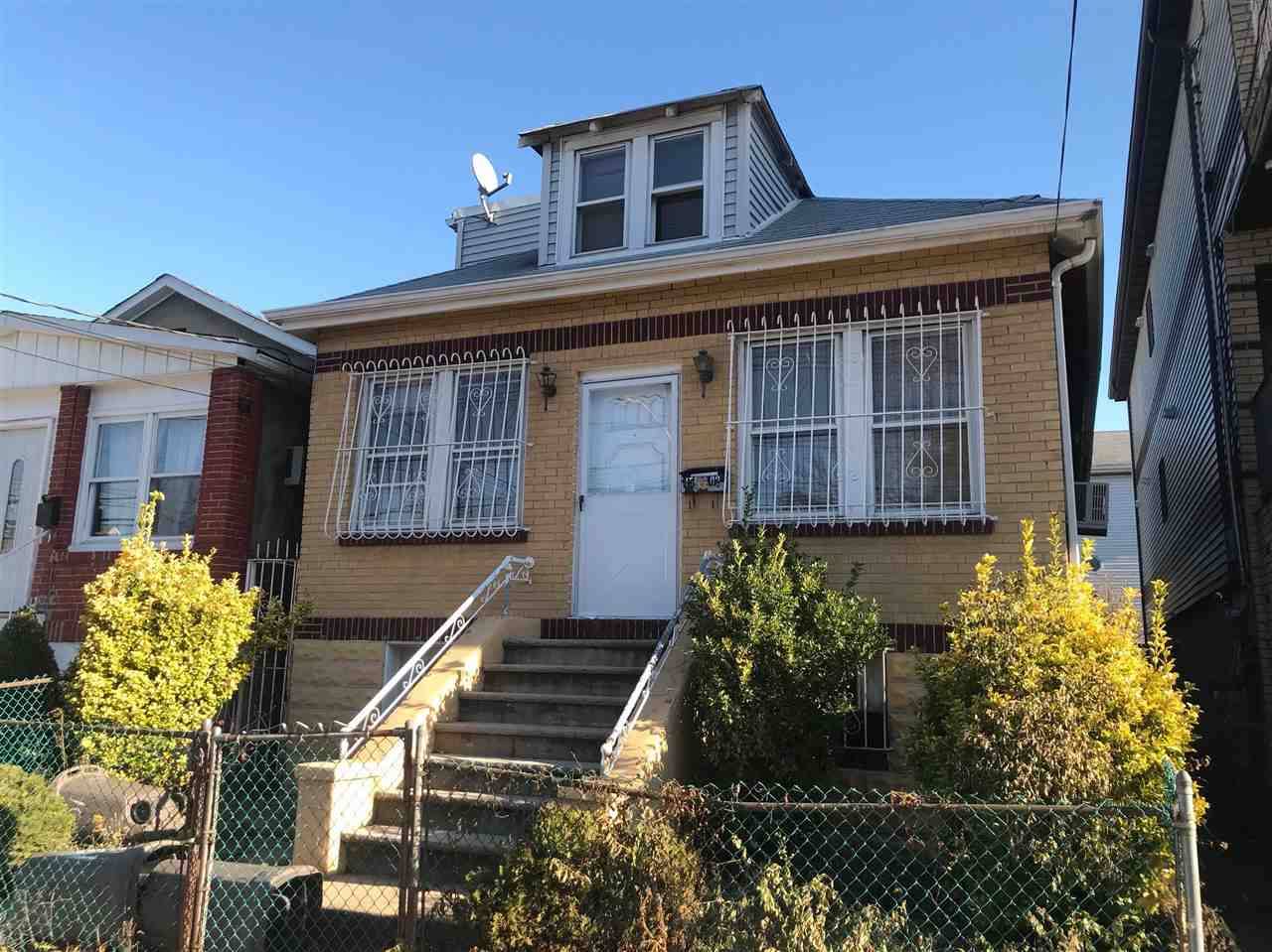 GREAT INVESTMENT OPPORTUNITY - 3 BR New Jersey
