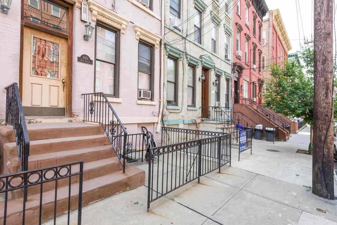 Peaceful and charming 1 bedroom on upper Park Avenue - only 3 blocks from NYC bus
