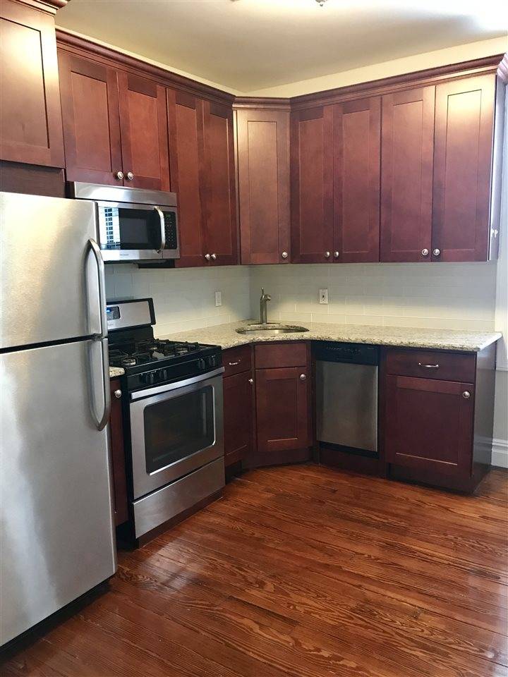 Fabulously renovated - 2 BR New Jersey