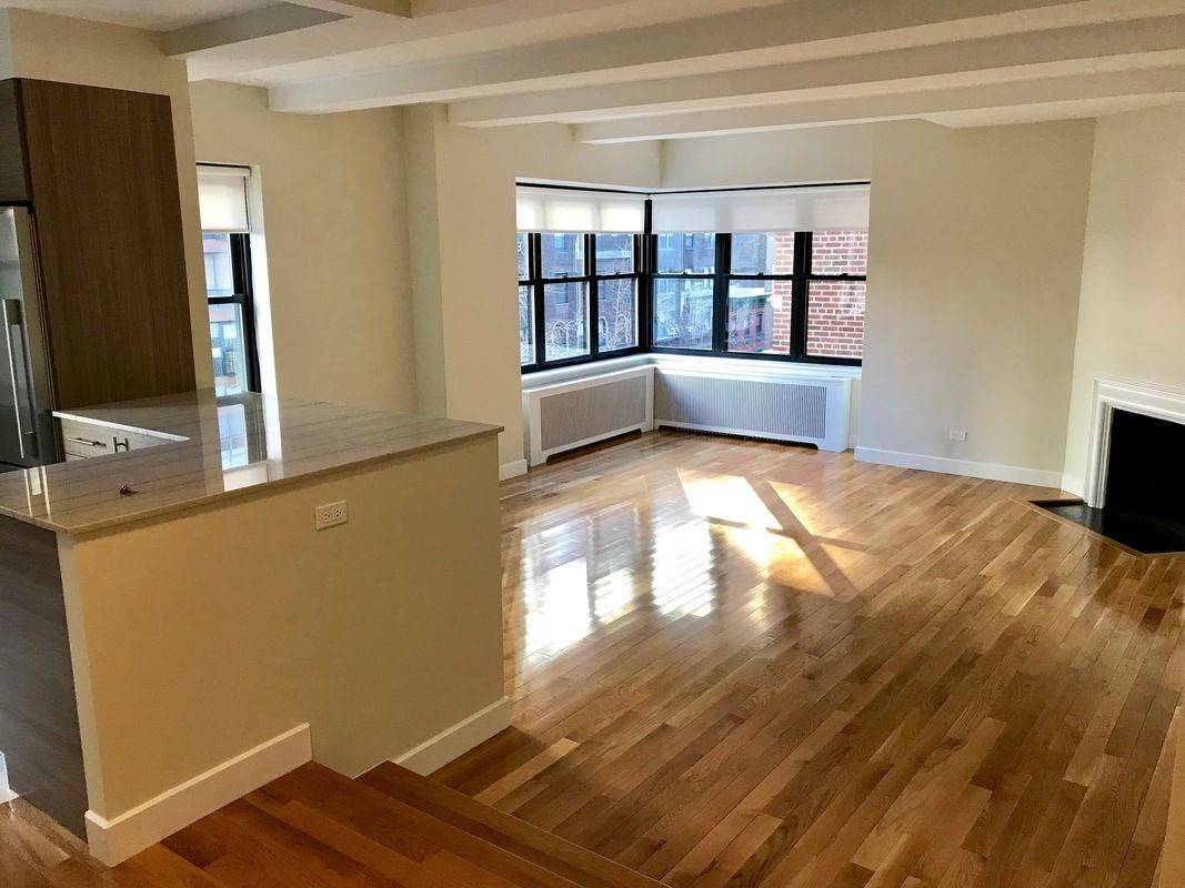 Sutton Place Renovated 2 Bed/2 Bath..Spacious layout..Full Service Building..No Fee