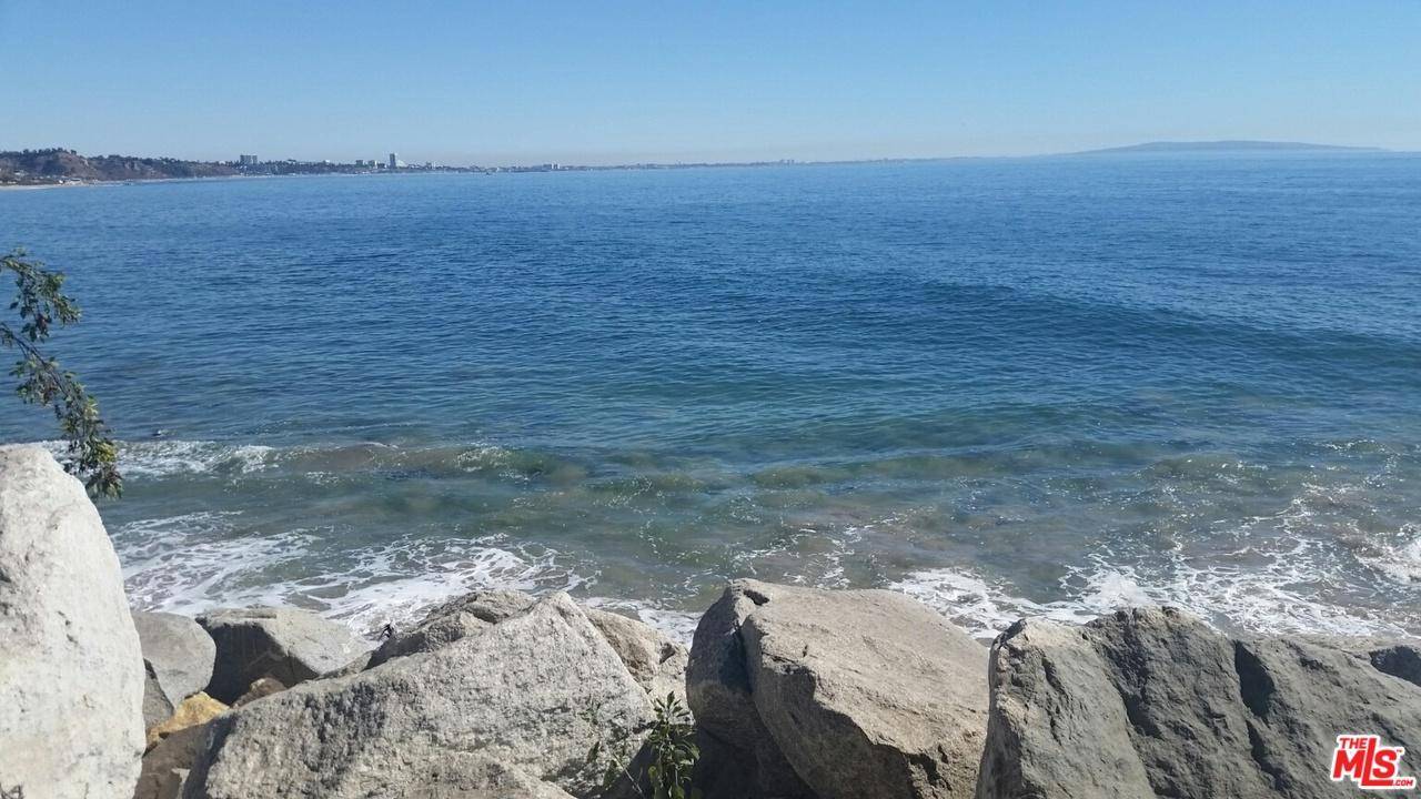Here is a fantastic opportunity to build your dream home overlooking the ocean in Malibu