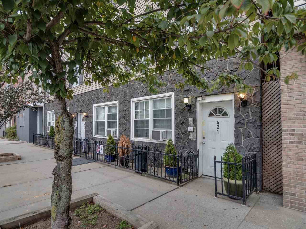 Welcome home to this cozy and bright 1 bedroom plus den steps from the RiverView Fisk park