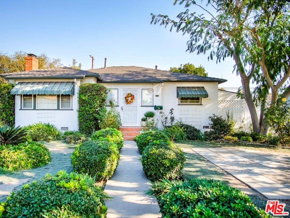 Traditional Mid-century Mar Vista home with all the fine details