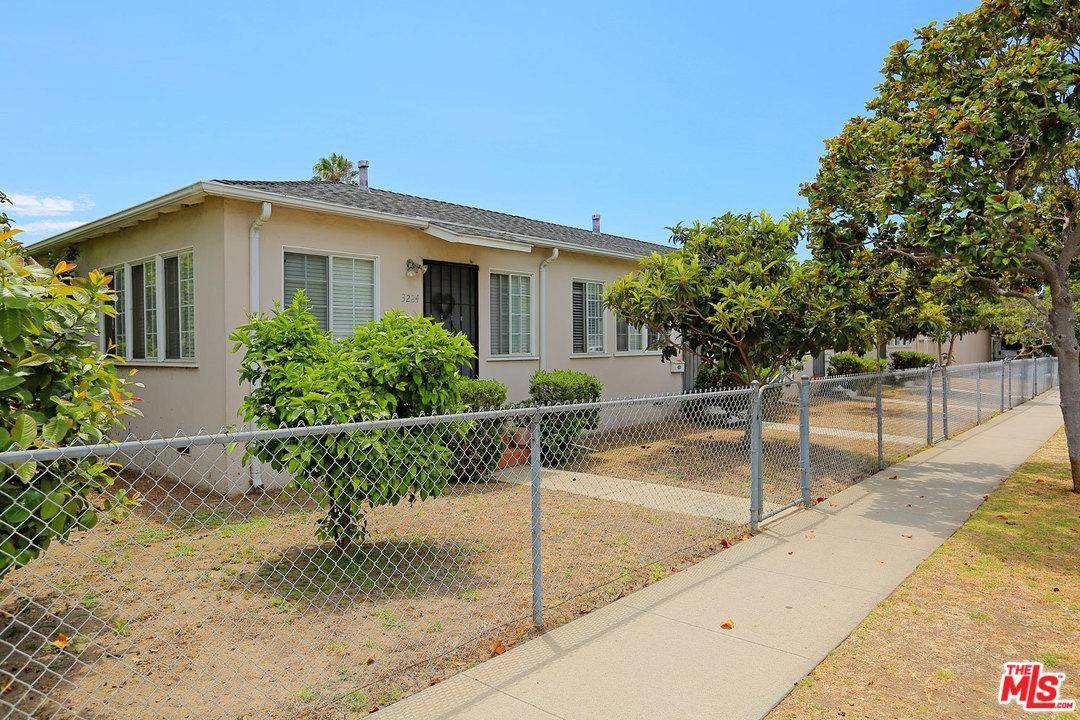 NEW PRICE AND BACK ON MARKET - 5 BR Fourplex Los Angeles