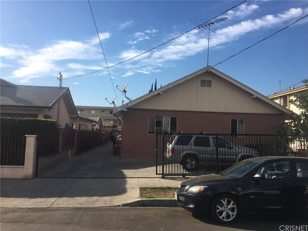 Rare Opportunity to purchase a Four Unit property in a great area of Hollywood