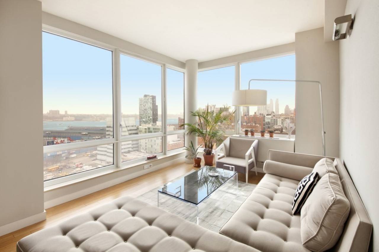 Contemporary Chelsea 2 Bedroom Apartment with 2 Baths featuring a Sun Terrace and Gym