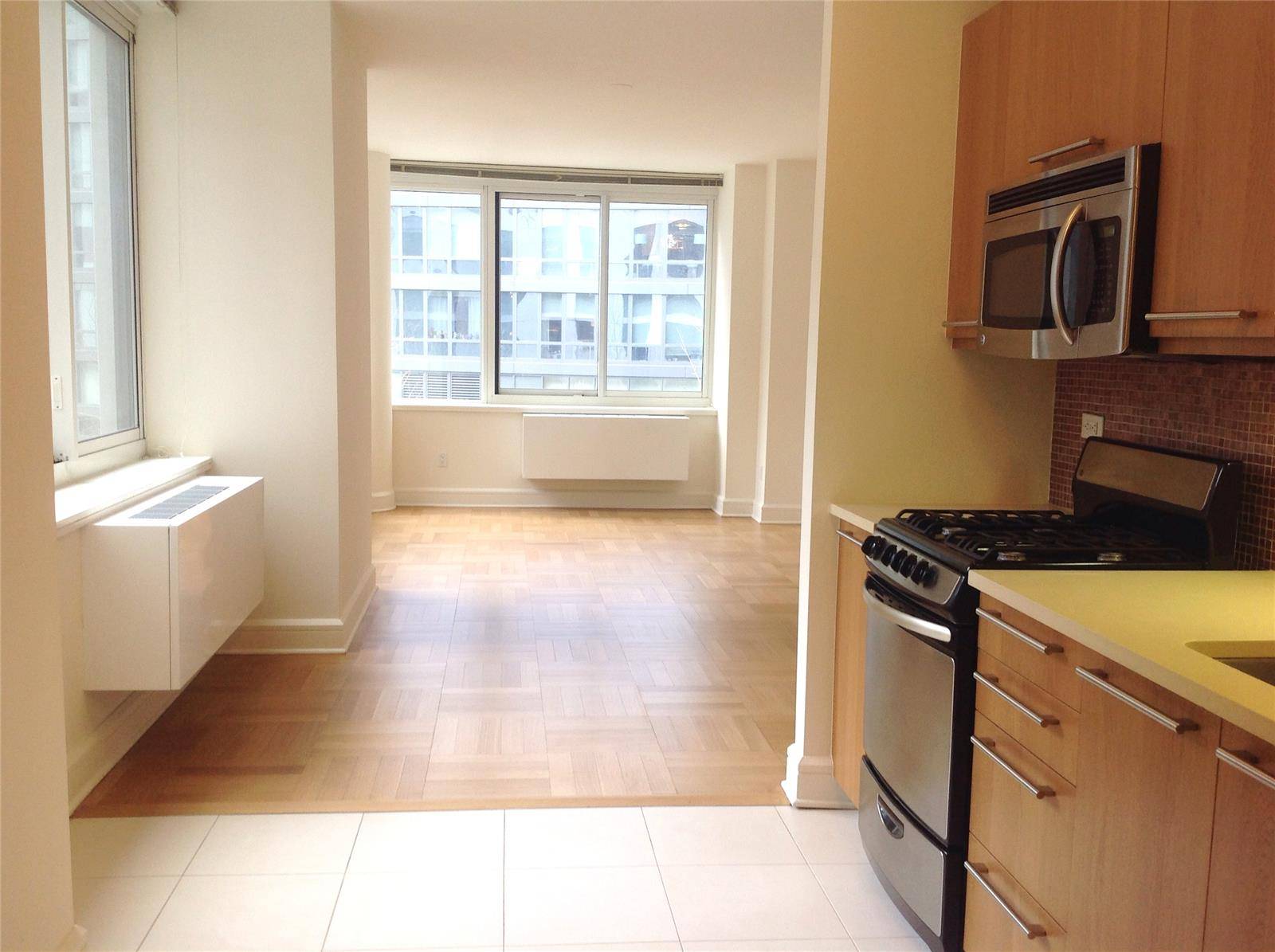 Chic Upper West Side Studio Apartment with 1 Bath featuring a Pool and Garden