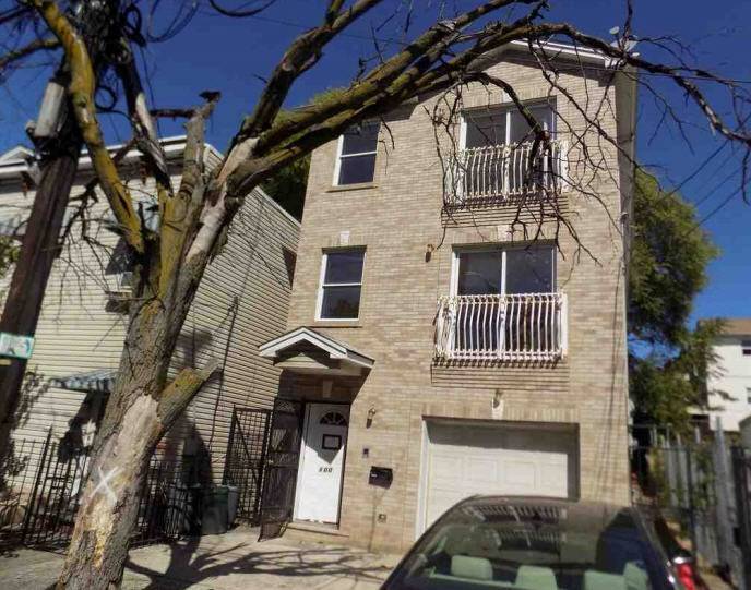 Excellent opportunity to own this 6Brs/4Bth house in Hudson County built in 2006