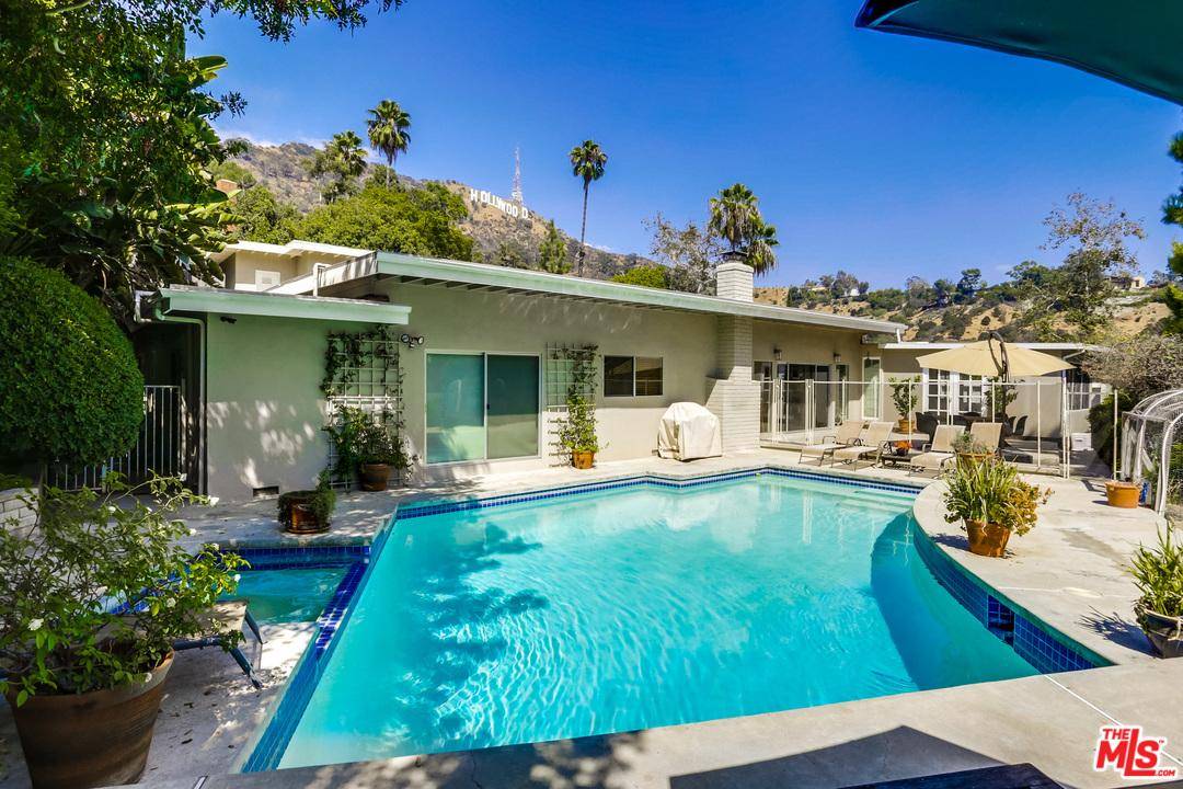 A Private Lake Hollywood Short/Long term LEASE - 1 BR Single Family Los Angeles