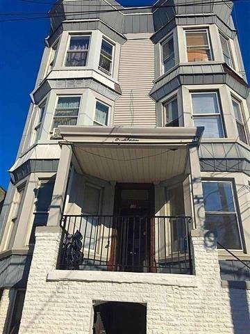 Amazing investment property in a prime location of the Heights