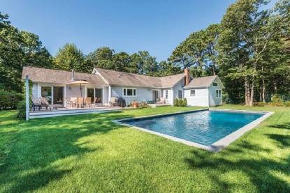 WONDERFUL IN WAINSCOTT - 4 BED WITH POOL
