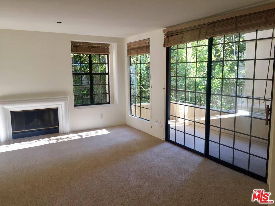 This is a 2 bedroom - 1 BR Condo Brentwood Los Angeles