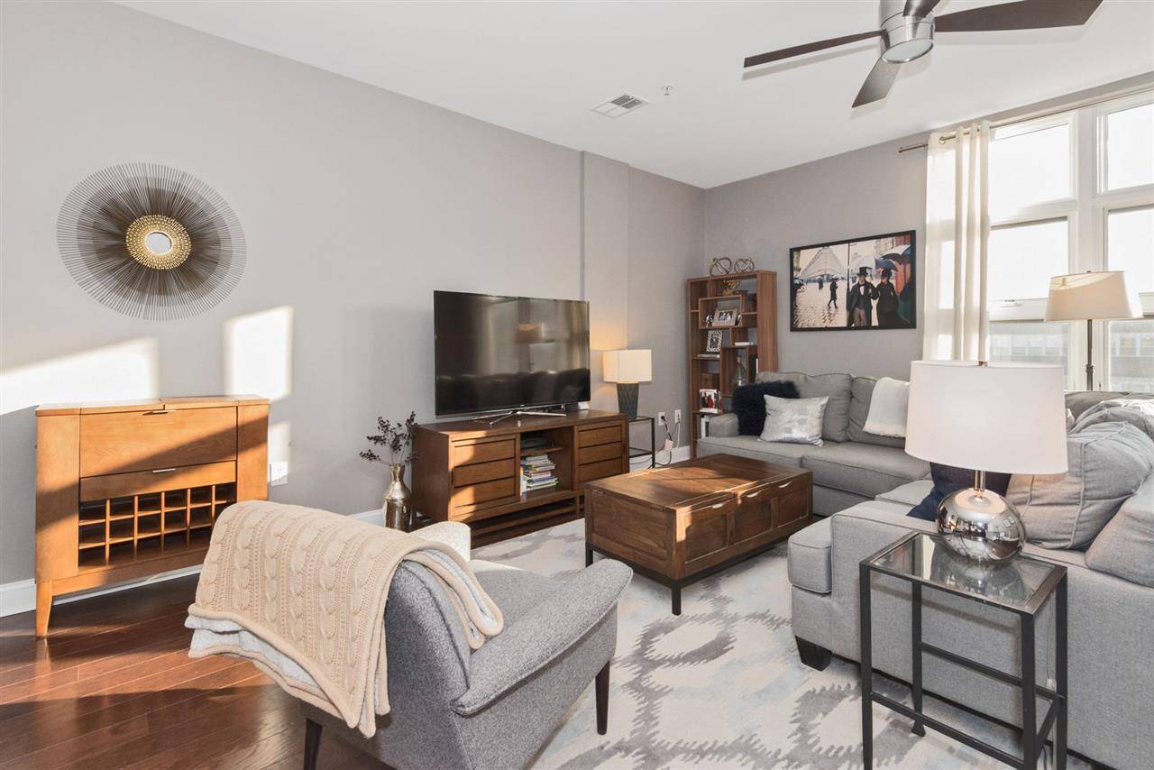 Sprawling 2BR/2BA at the Upper Grand – one of the best steel and concrete