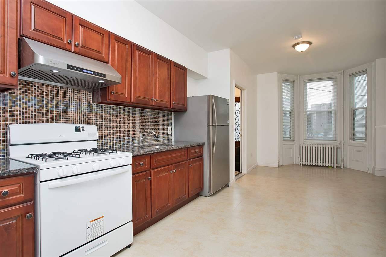 Beautiful apartment located in the Journal Square section of Jersey City