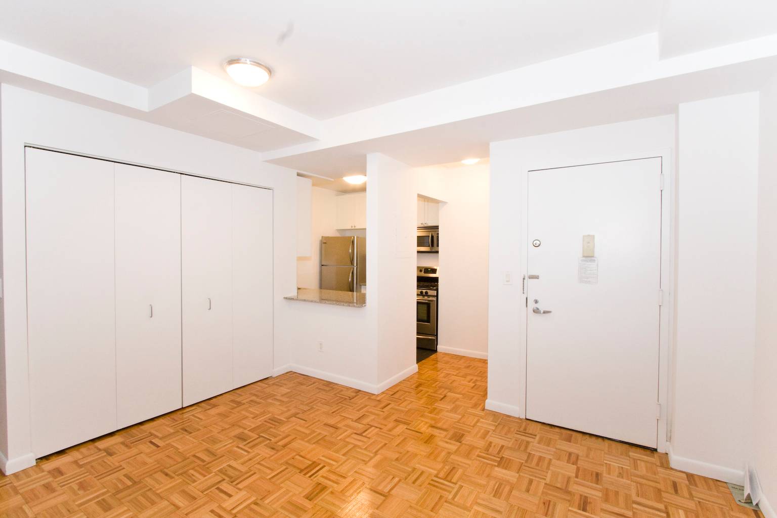 South-facing Studio in the Heart of the Financial District