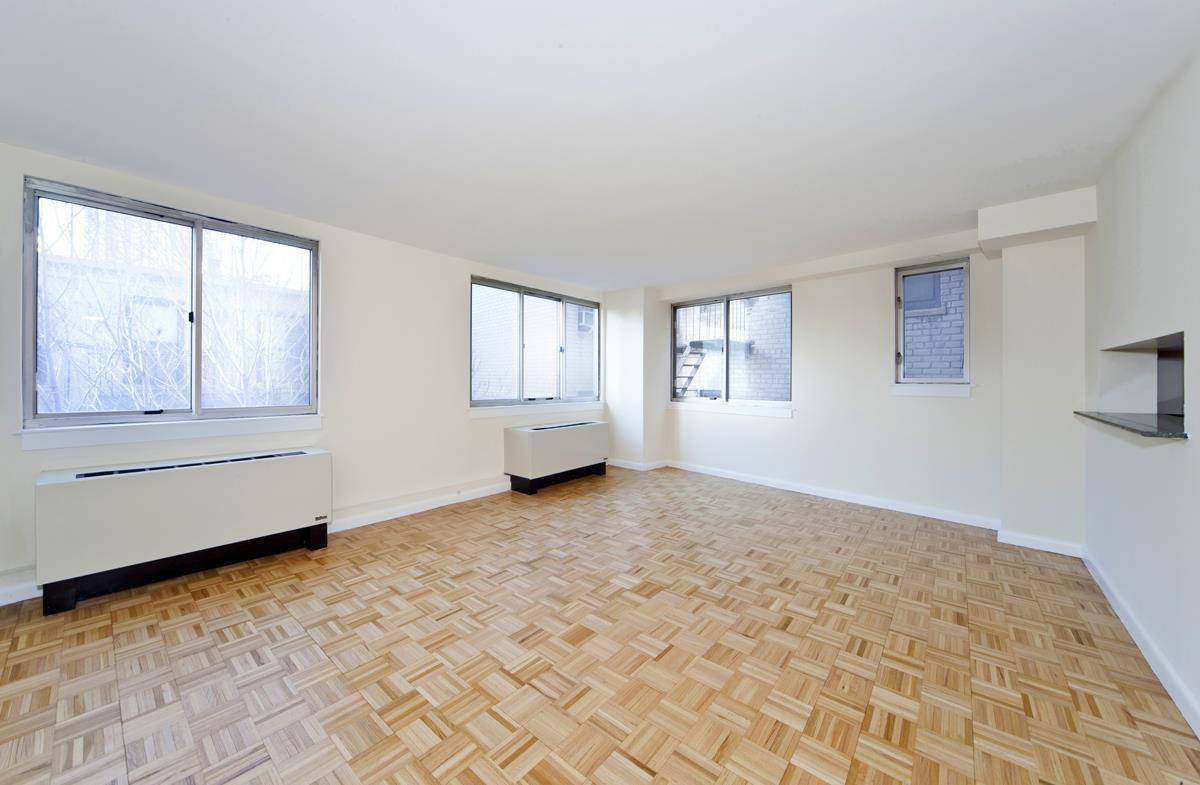 SPACIOUS CORNER APT..FLEX 3 BEDROOM..MURRAY HILL.GRAND CENTRAL..WASHER/DRYER IN UNIT