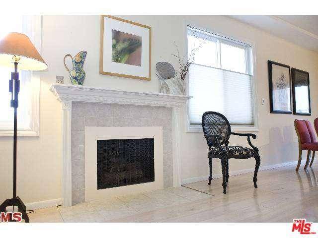 Welcome to this furnished - 2 BR Condo Santa Monica Los Angeles