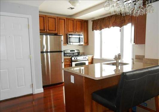 Immaculate and Sunny 2BD 2BA steps from bus to NYC!!
