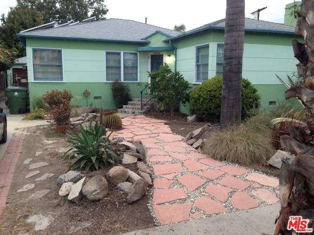 Short Term Lease- 3 Month Lease- Charming traditional family home located in desirable Beverlywood adjacent neighborhood